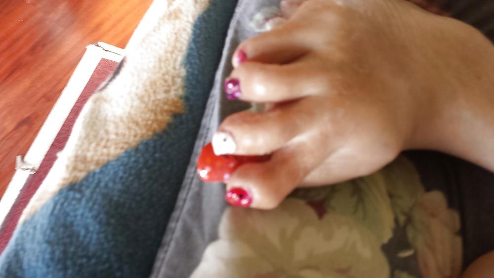 10P Pretty feet