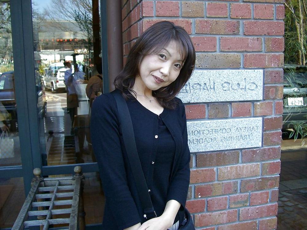 19P Japanese wife age45