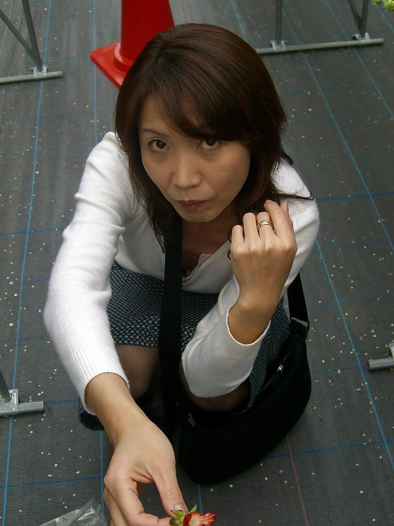 19P Japanese wife age45