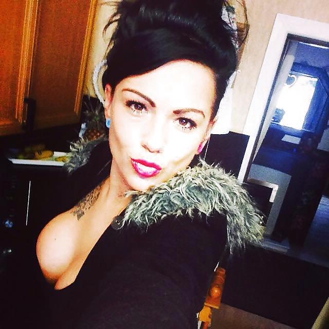 25P Attention seeking slut Alisha Fake tits