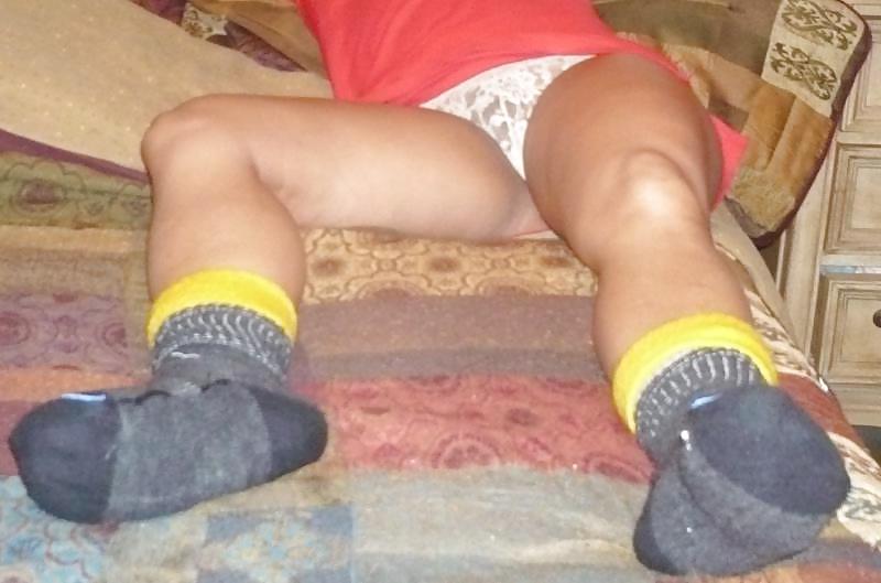 22P Yellow Knee Socks & Dripping Cunt