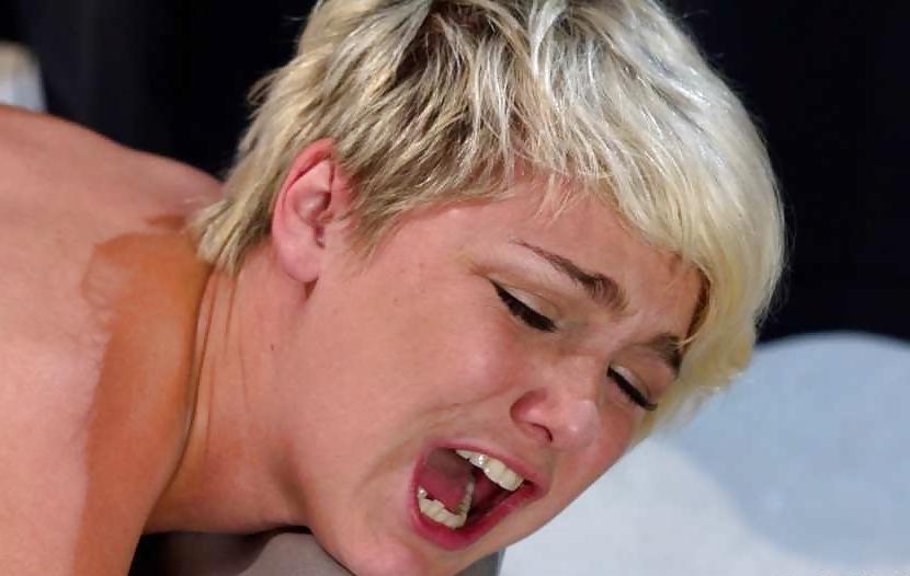 25P Chloe Camilla machine fucked