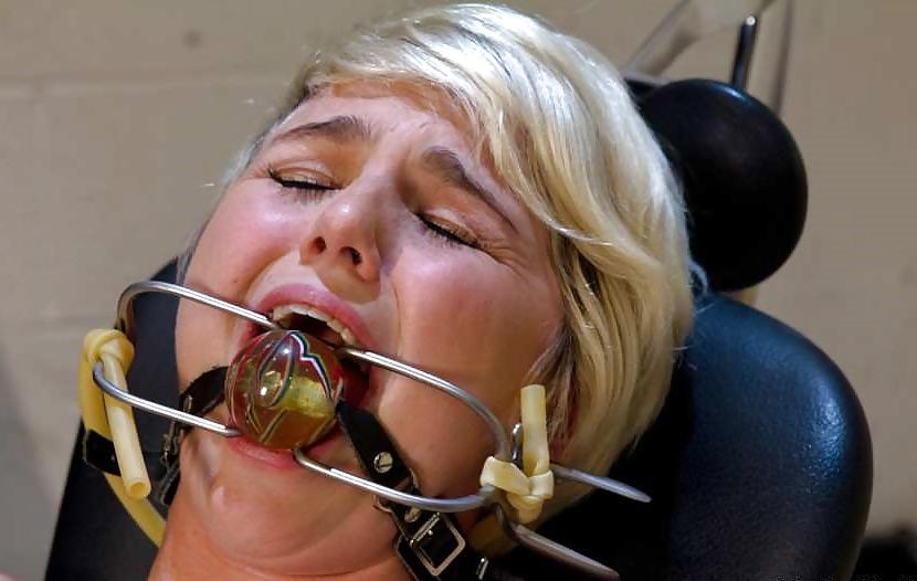 25P Chloe Camilla machine fucked