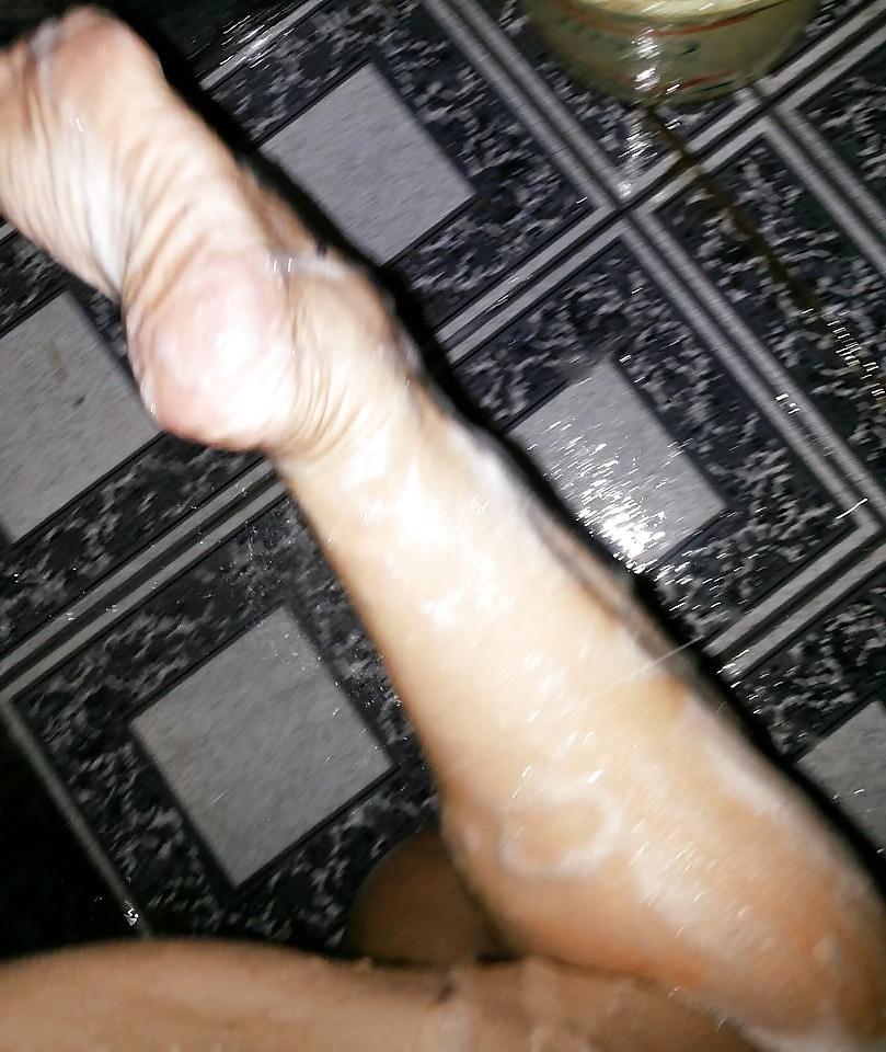 25P CUM ON WRINKLED SOLES PARADISE!!!