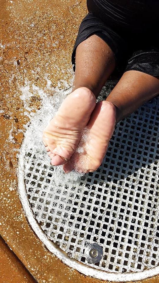 25P CUM ON WRINKLED SOLES PARADISE!!!