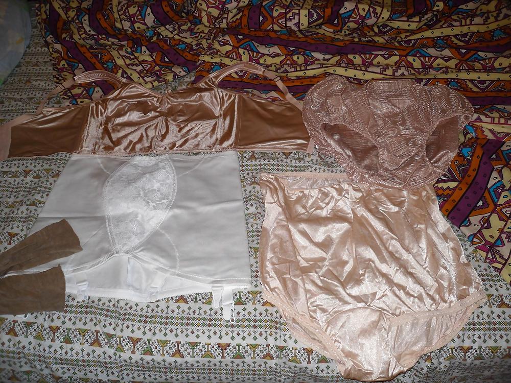 25P Pushuna's granny panty and oldstyle girdle