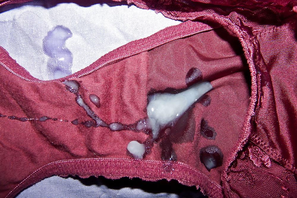 25P Cum on her stuff