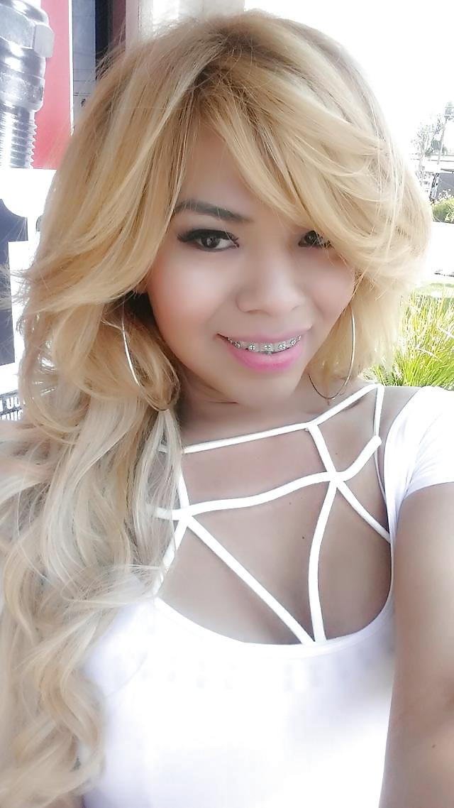9P HOT Latina with braces
