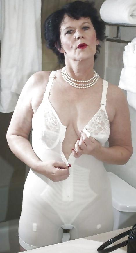 25P Grannies in their bra and knickers 4