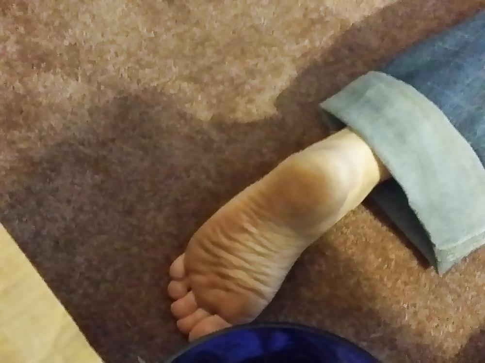 14P More redheaded wife's pretty feet! Please comment!