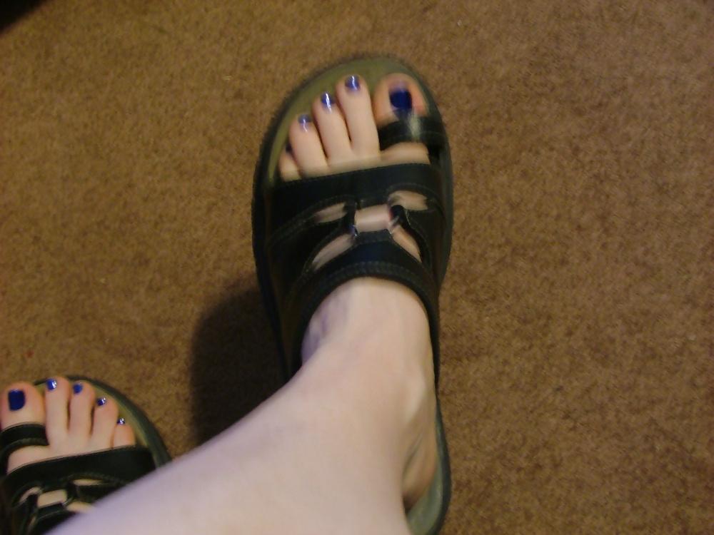 14P More redheaded wife's pretty feet! Please comment!