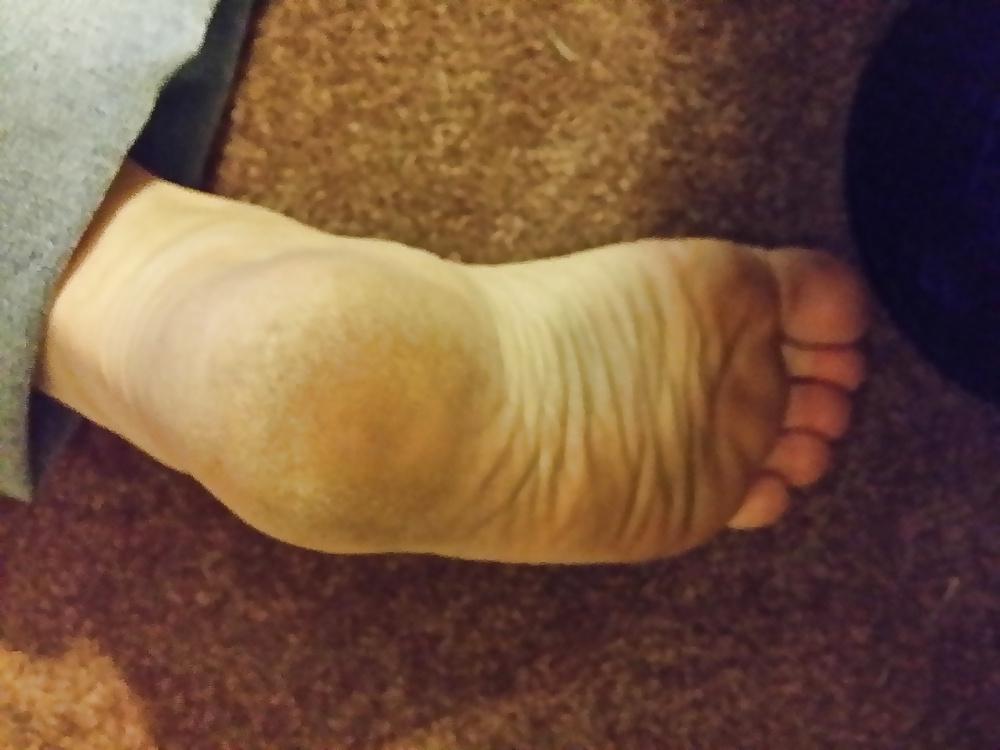 14P More redheaded wife's pretty feet! Please comment!