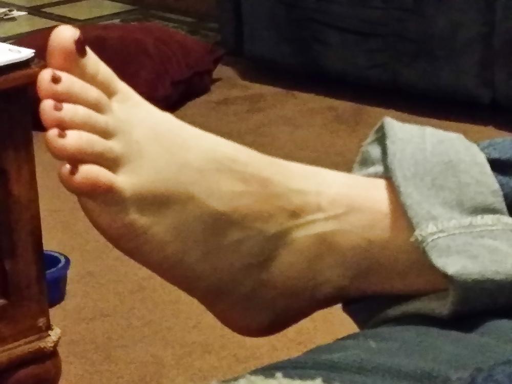 14P More redheaded wife's pretty feet! Please comment!