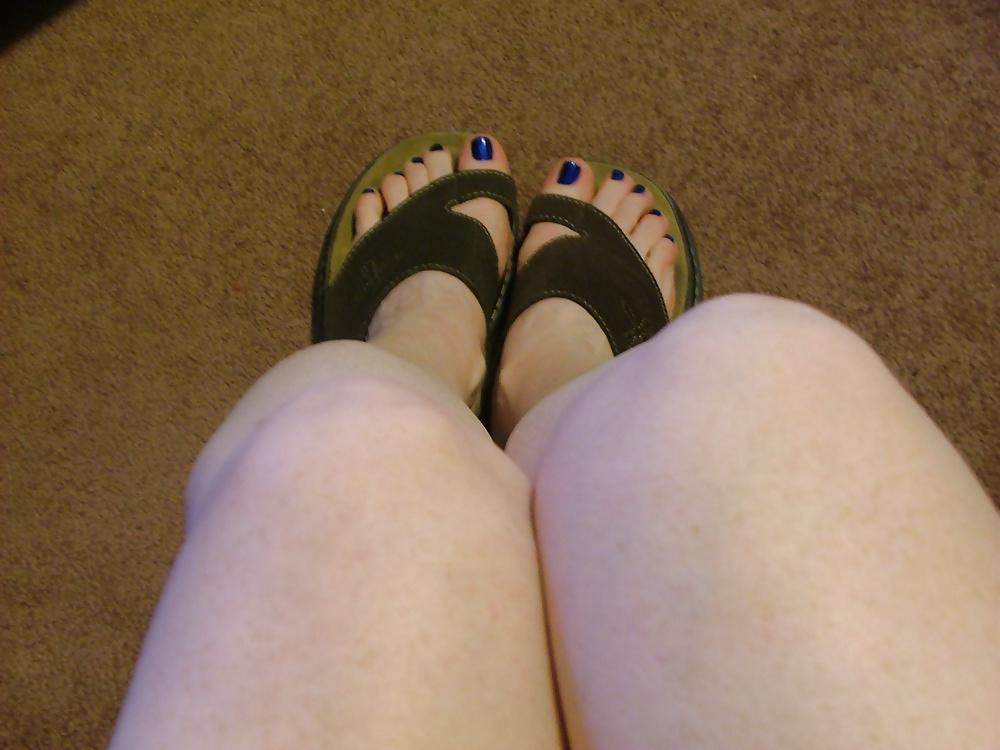 14P More redheaded wife's pretty feet! Please comment!