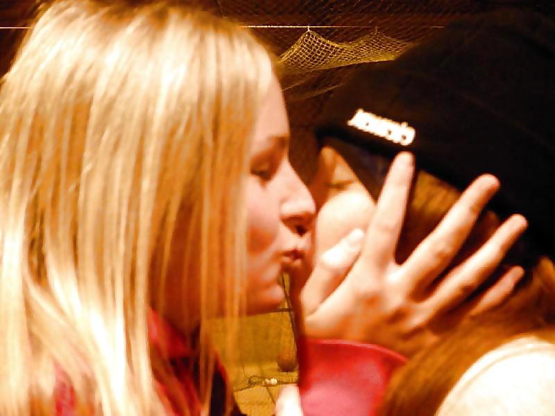 25P Touch my face and kiss me