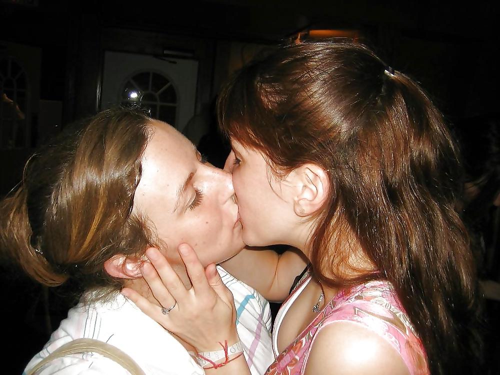25P Touch my face and kiss me