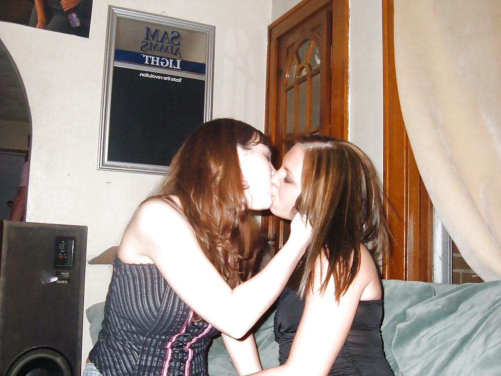 25P Touch my face and kiss me