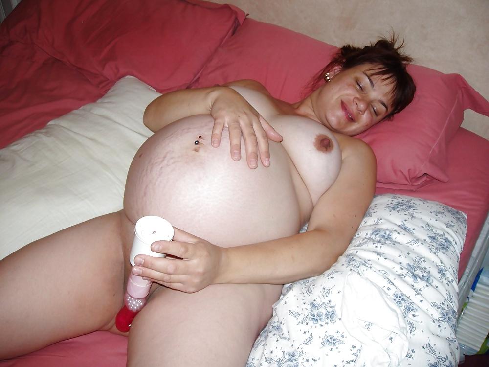 25P Pregnant amateur private colection...if you know her