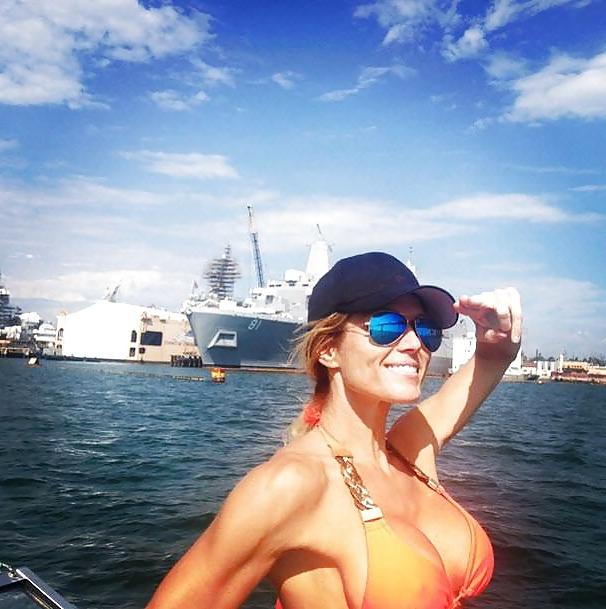 5P Torrie wilson abs to cum on