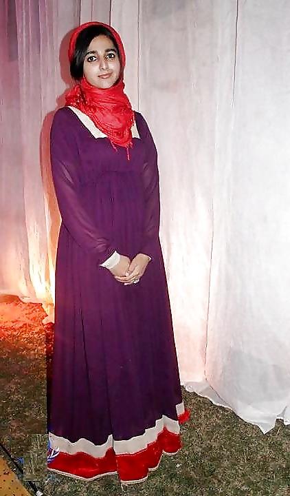 25P Hijabi Tease 1