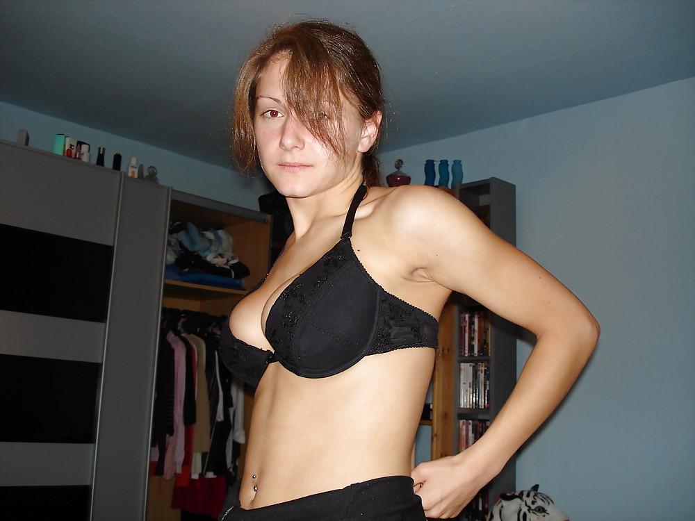 20P Tits in bra.