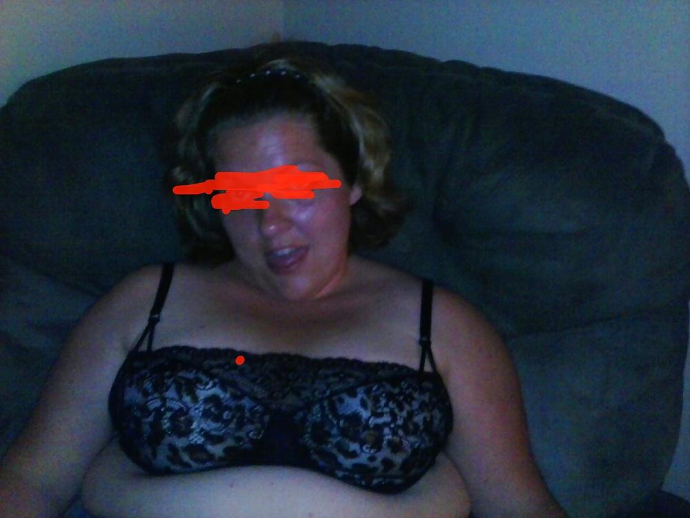 5P Wife in her sexy BRA