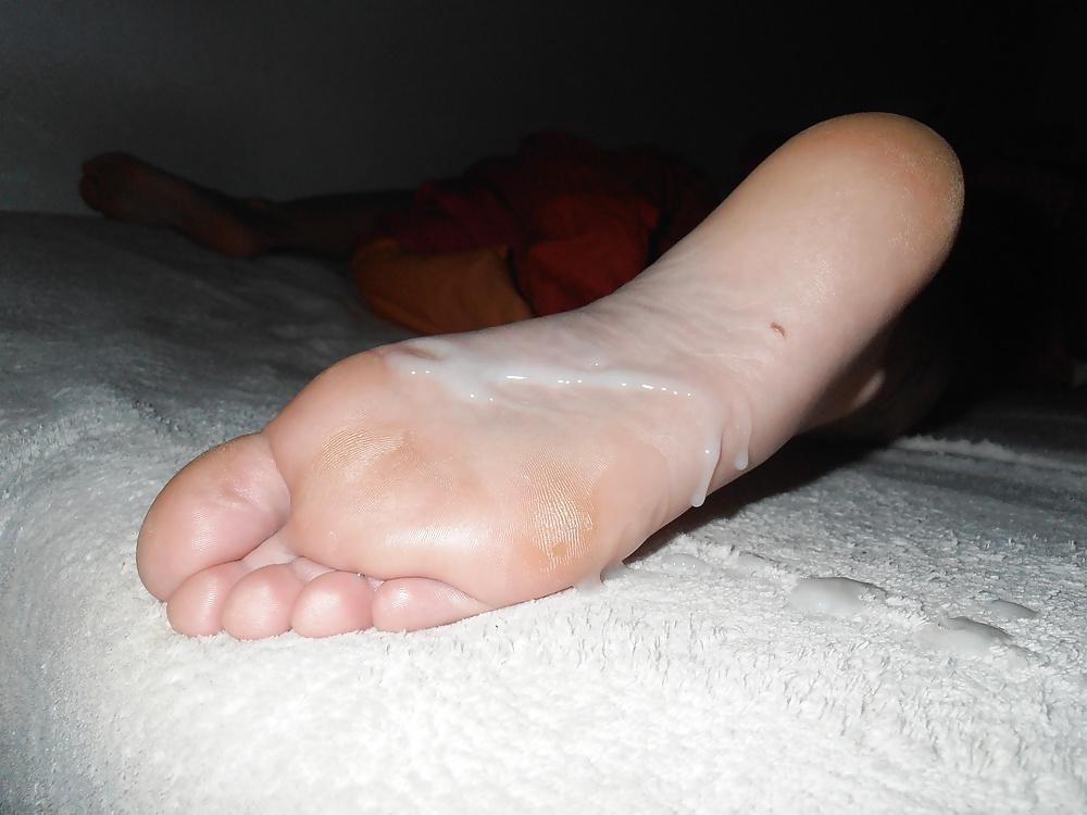 25P Cum on ex soles