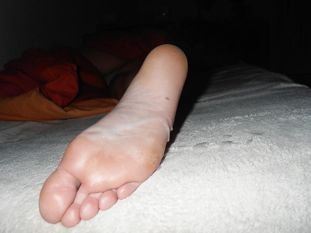 25P Cum on ex soles