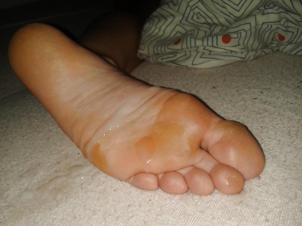 25P Cum on ex soles