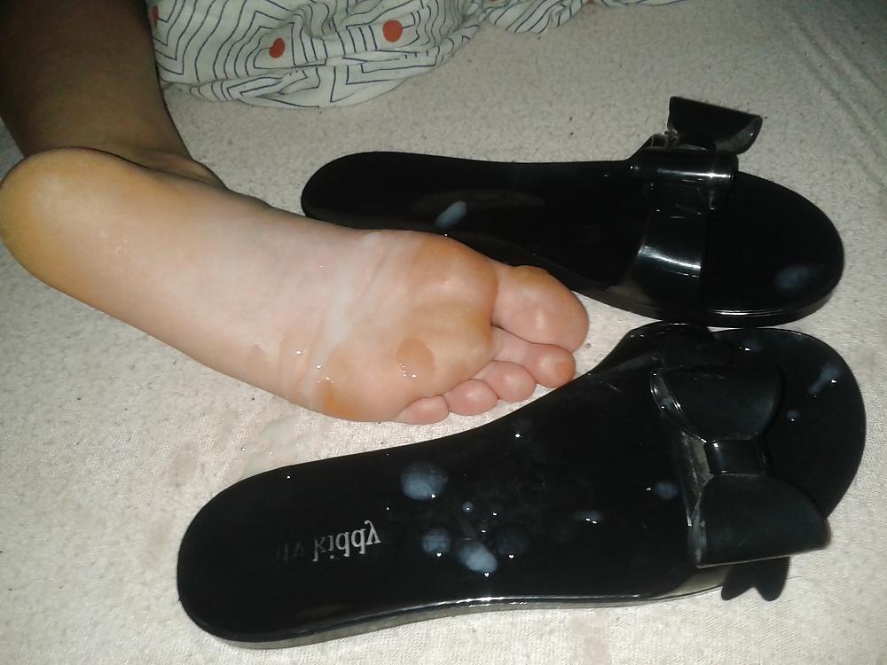 25P Cum on ex soles