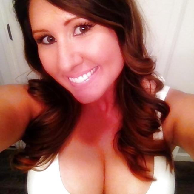 25P Please cum on my tits