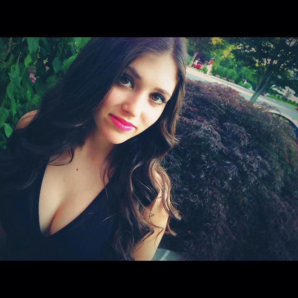 25P Please cum on my tits