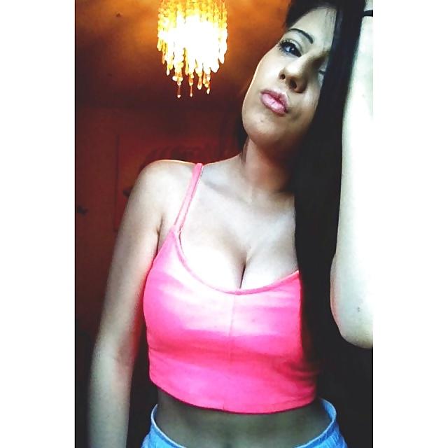 25P Please cum on my tits