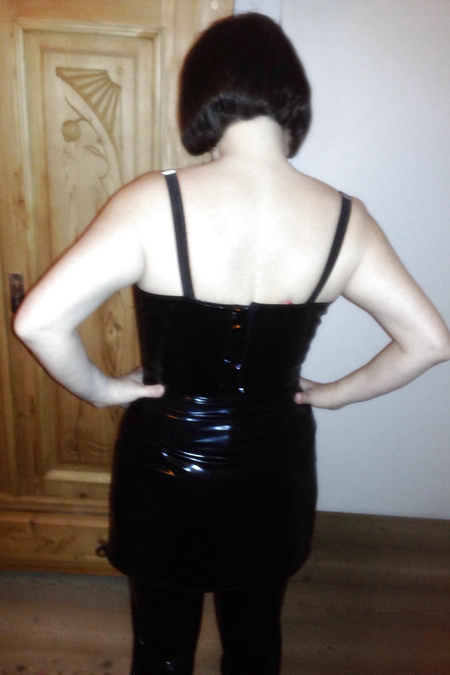 5P Hairy MILF in Vinyl - PVC