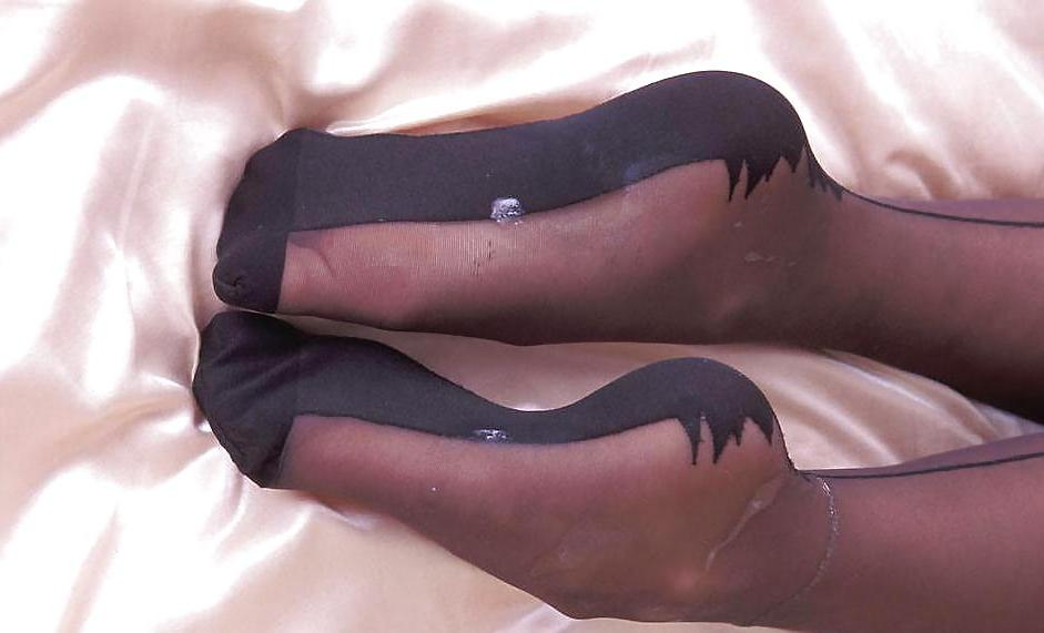 25P Cum on feet with smelly socks Vol.2