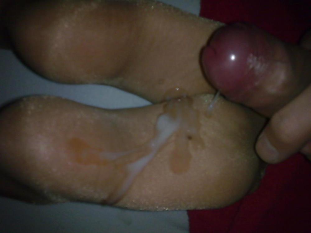 25P Cum on feet with smelly socks Vol.2