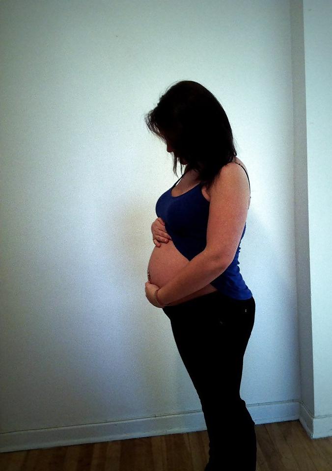 25P Emilie B enceinte - pregnant