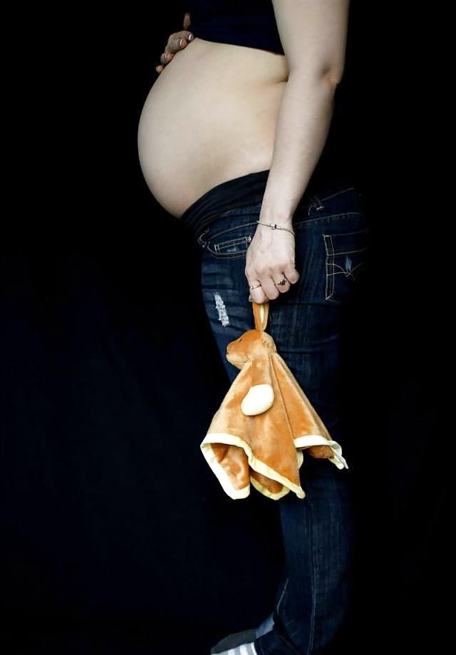 25P Emilie B enceinte - pregnant