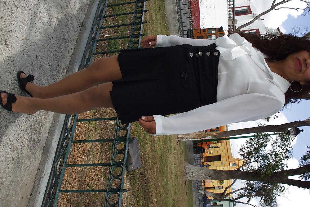 8P Milf posing in pantyhose