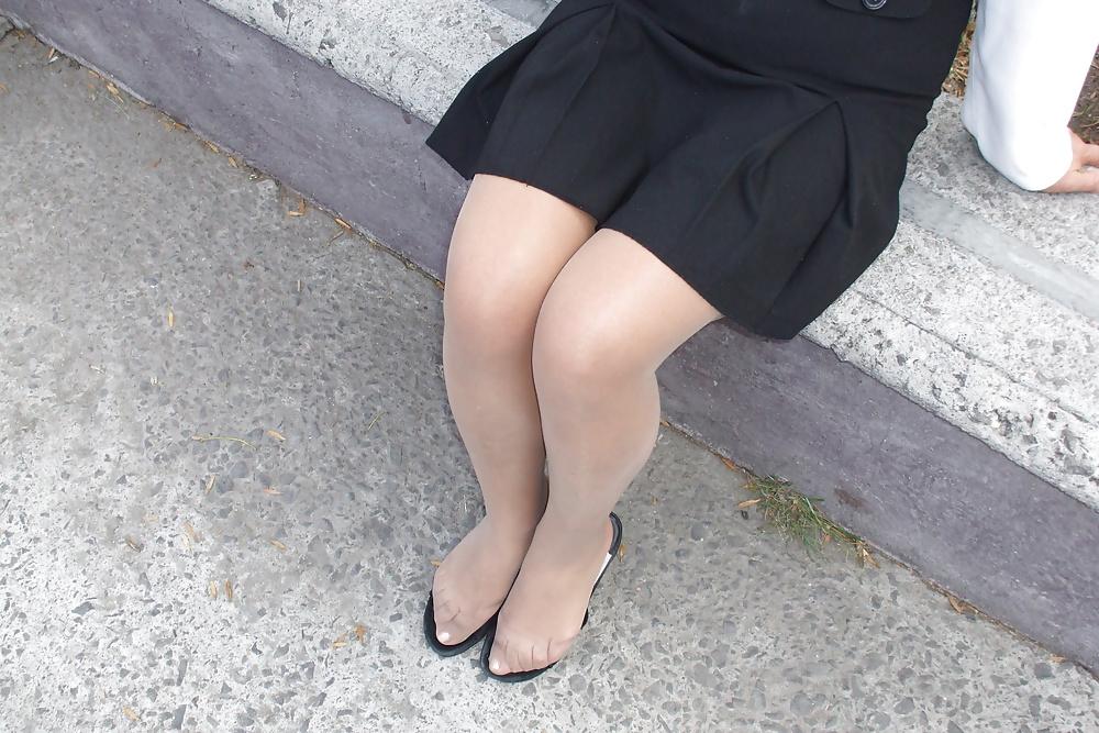 8P Milf posing in pantyhose