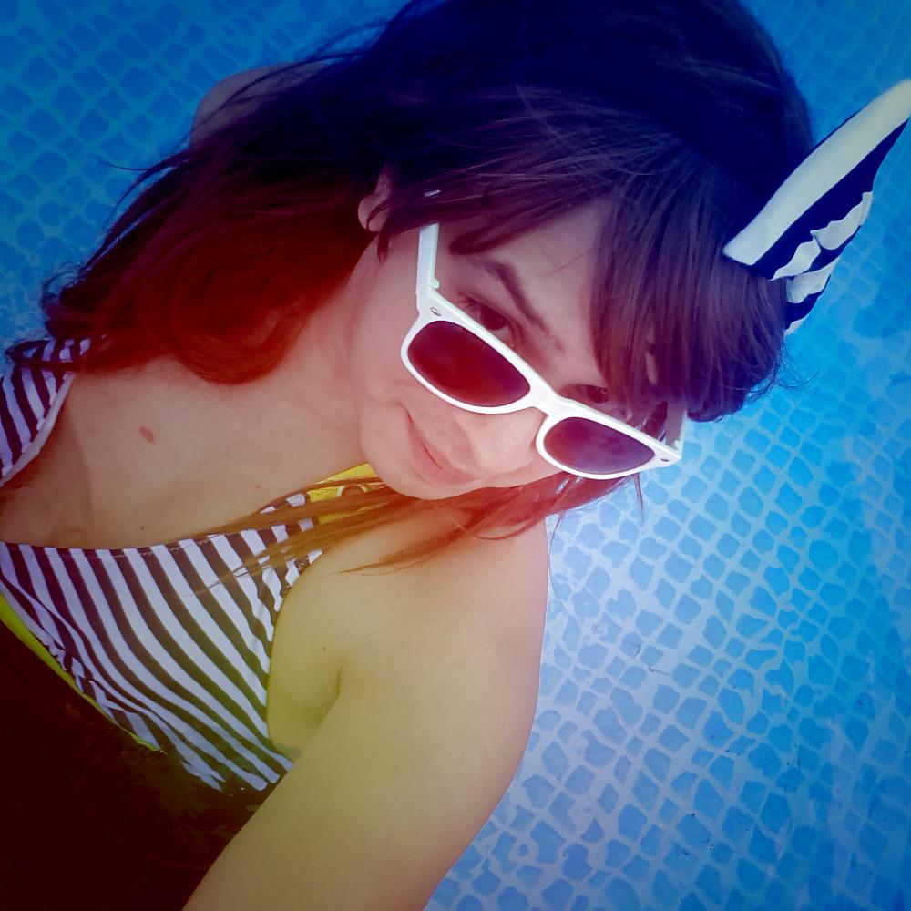 5P Tgirl pool selfie fun