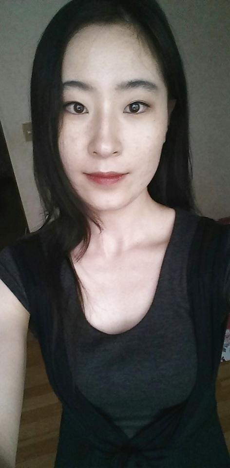 23P Want to cum on this dumb korean's gook face?