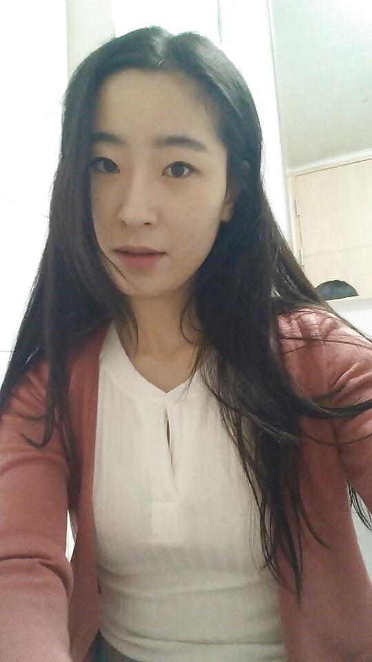 23P Want to cum on this dumb korean's gook face?
