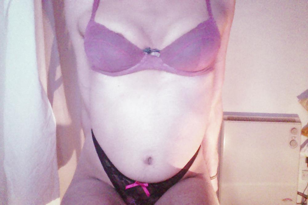 11P Thong, bra & shar