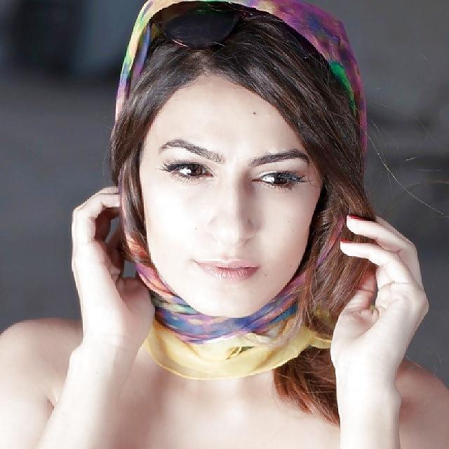 23P Arab beauty - Cum on her
