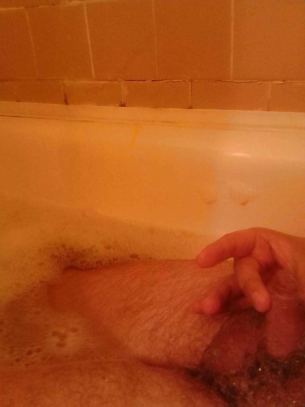 8P Bath time fun