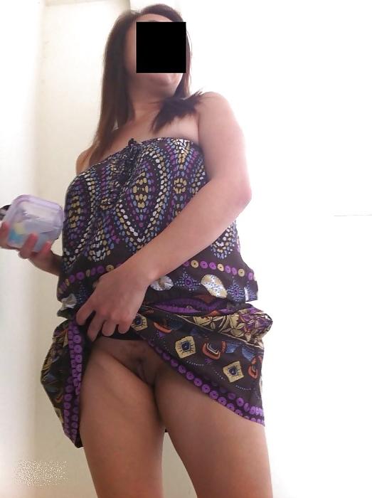 21P Singaporean Milf Wife