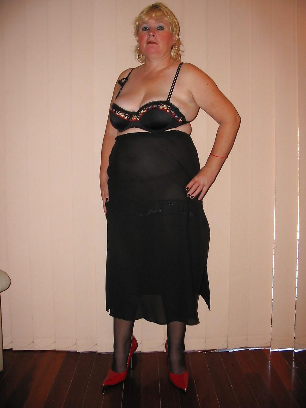 12P Ich befehle euch beiden, zu wichsen und auf meine Nylons zu spritzen