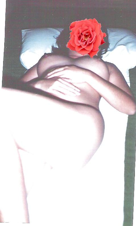 14P Obscured Face Amateur Showing Hairy Pussy