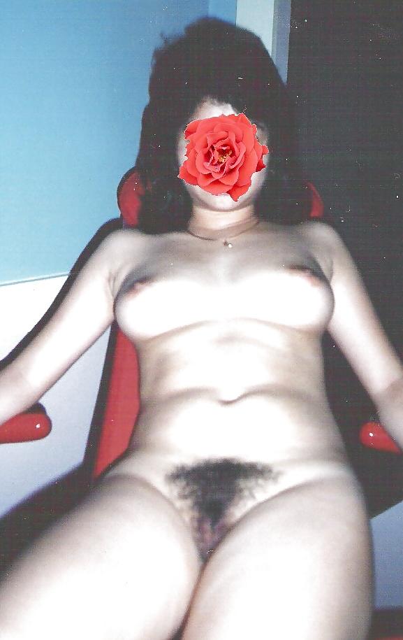 14P Obscured Face Amateur Showing Hairy Pussy
